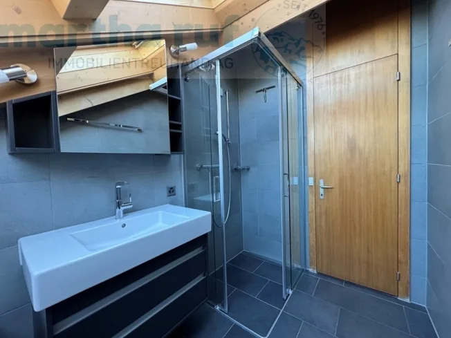 3.5-Zimmer-Dachwohnung mit traumhaftem Bergpanorama – foto 13 di 14