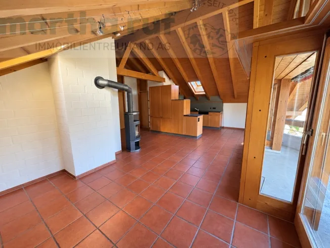 3.5-Zimmer-Dachwohnung mit traumhaftem Bergpanorama – foto 4 di 14