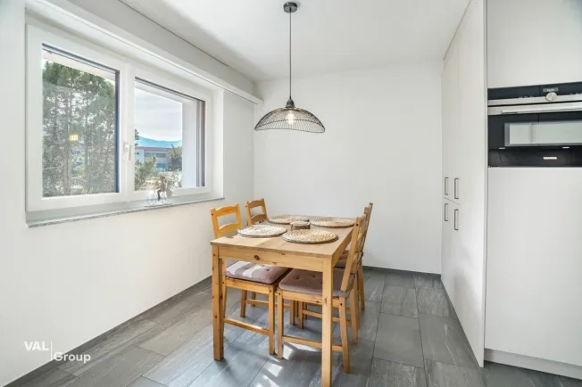 Charmante Wohnung mit Balkon mitten in Glis – Foto 3 von 12