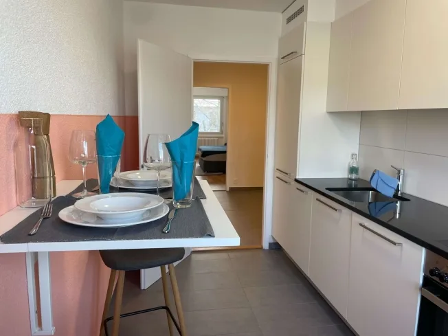 Chambre meublée dans un appartement rénové dans un emplacement privilégié – Foto 30 von 32
