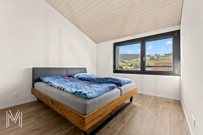 MAGNIFICENT CONTEMPORARY SINGLE-FAMILY HOME WITH 5.5 ROOMS - Wooden architecture, modern comfort, and high quality of life between Fribourg and Bulle – photo 14 of 20