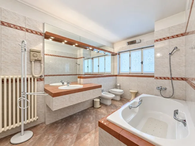 8.5 Zimmer Villa in Vacallo – foto 10 di 35