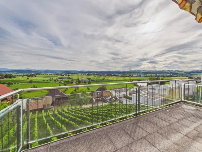 Wohnen mit Weitsicht - grosszügiges Zuhause mit drei Wohneinheiten und traumhaftem Bergpanorama – Foto 12 von 26