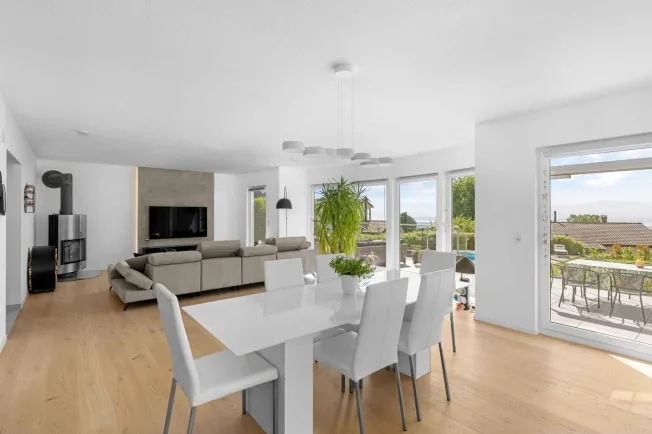 6.5 Zimmer Villa in Givrins – Foto 7 von 13