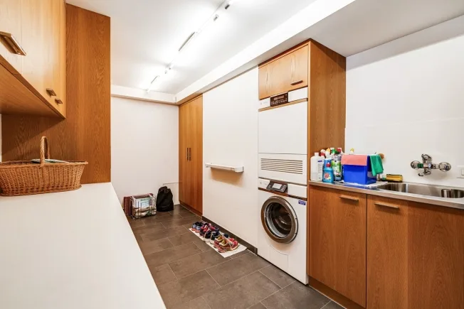 6 Zimmer Wohnung in Binningen – Foto 16 von 18