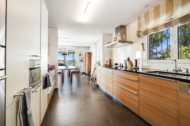 6 Zimmer Wohnung in Binningen – Foto 4 von 18