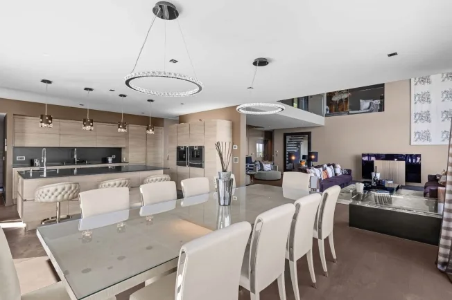 9.5 Zimmer Villa in Arzier – foto 5 di 13