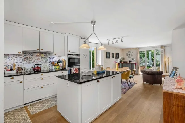 4.5 Zimmer Einfamilienhaus in Mies – Foto 4 von 13