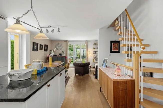 4.5 Zimmer Einfamilienhaus in Mies – Foto 3 von 13