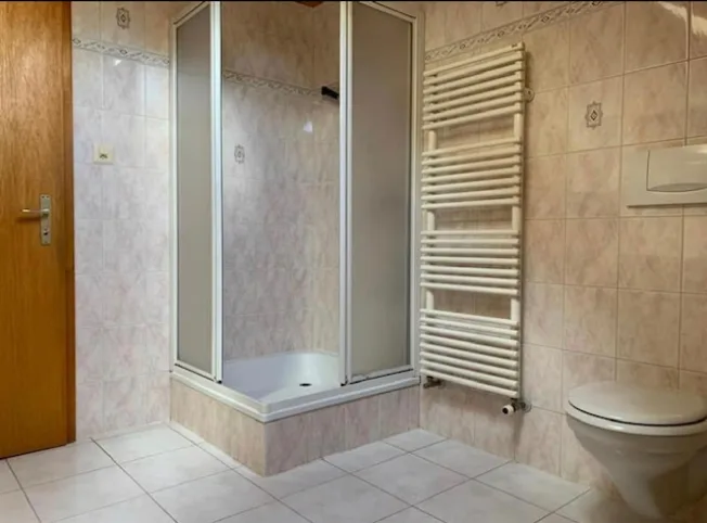 6.5 Zimmer Einfamilienhaus in Fontenais – Foto 10 von 13
