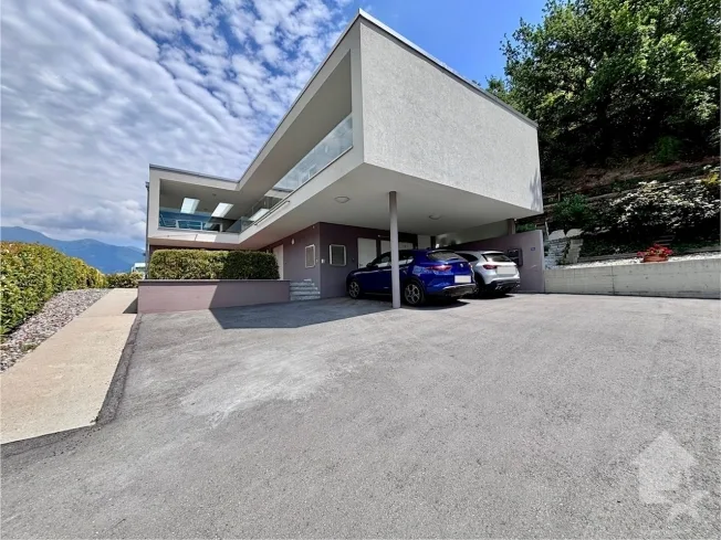 9 Zimmer Einfamilienhaus in Sierre – photo 2 sur 2