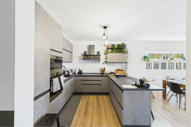 4.5 Zimmer Einfamilienhaus in Carabbia – Foto 9 von 13