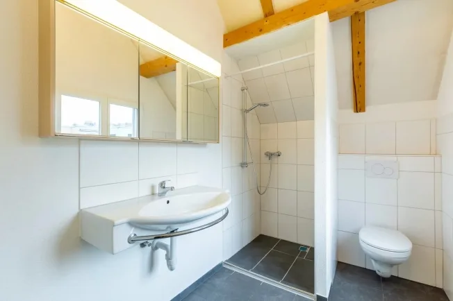 5.5 Zimmer Einfamilienhaus in Kollbrunn – photo 4 of 9