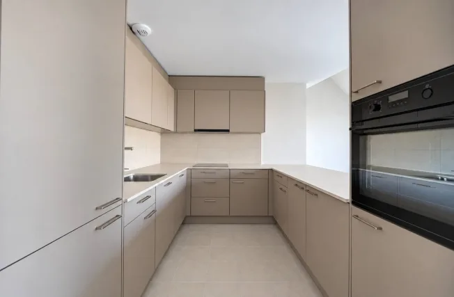 Spacieux séjour et grandes chambres pour ce 5.5 pièces en duplex – foto 9 di 12
