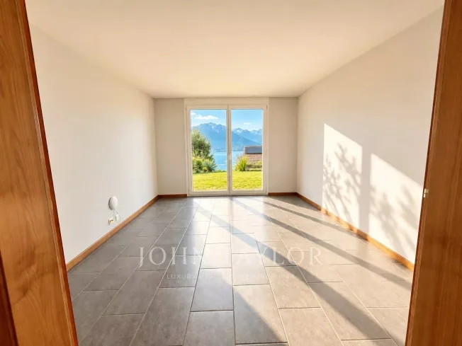 Villa indipendente in posizione tranquilla con vista panoramica sul lago – foto 17 di 19