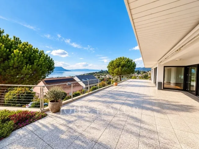 Villa indipendente in posizione tranquilla con vista panoramica sul lago – foto 18 di 19