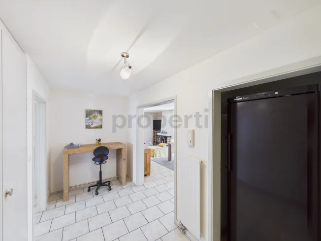 Balkon mit Meerblick, Aufzug & ideale Lage in der Nähe des Bahnhofs und Schulen! – Foto 7 von 18