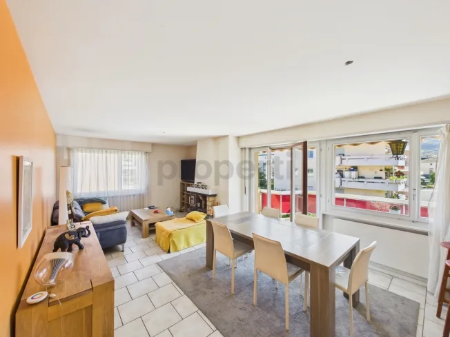 Balkon mit Meerblick, Aufzug & ideale Lage in der Nähe des Bahnhofs und Schulen! – Foto 4 von 18