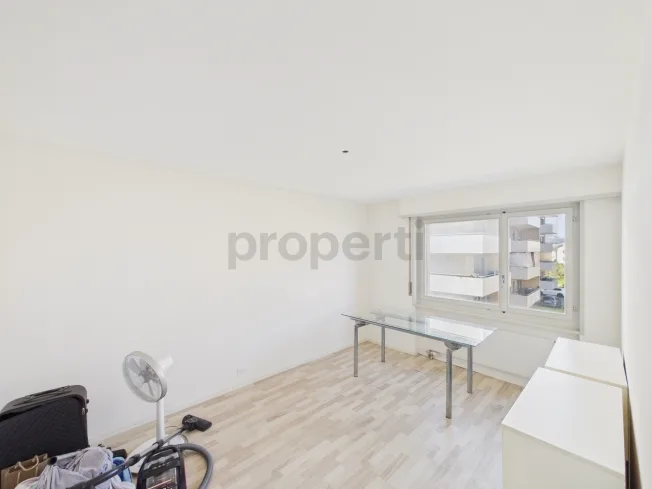 Balkon mit Meerblick, Aufzug & ideale Lage in der Nähe des Bahnhofs und Schulen! – Foto 6 von 18