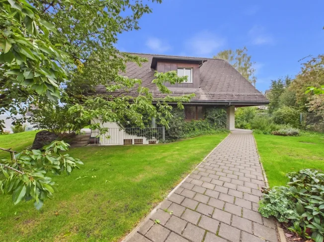 4.5 Zimmer Einfamilienhaus in Obfelden – Foto 2 von 13