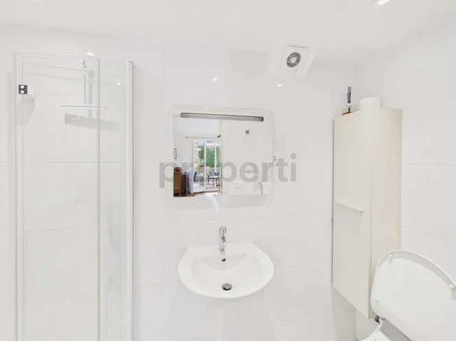 Grand jardin, magnifique véranda, rez-de-chaussée lumineux, 4 chambres ! – photo 11 sur 27