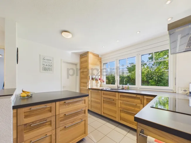 Peaceful residential area, spacious garden & cozy fireplace! – photo 4 of 22