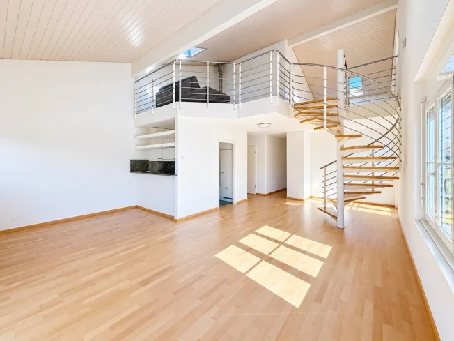 Sehr schönes Doppelstockapartment – Foto 6 von 13