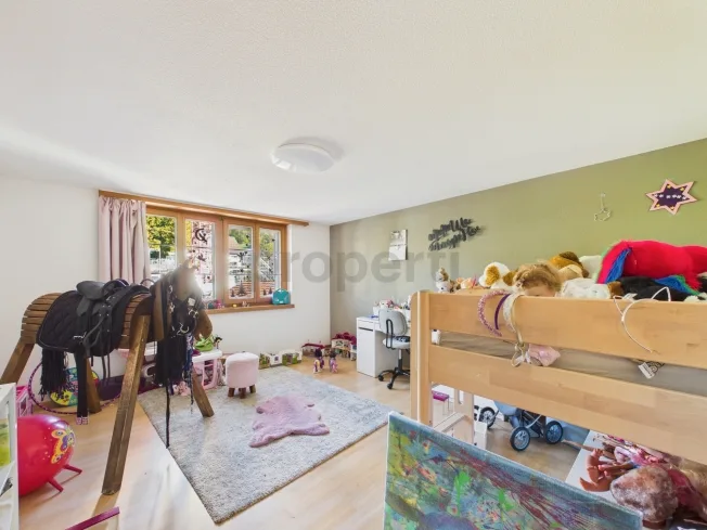 3.5-Zimmerwohnung mit Südwest-Terrasse eigenem grosszügigen Gemüsegarten in Madetswil – Foto 6 von 26