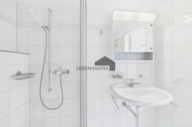 Helle 3.5-Zimmer-Wohnung in ruhiger Lage mit gedecktem Balkon, Bottigh – Foto 10 von 12