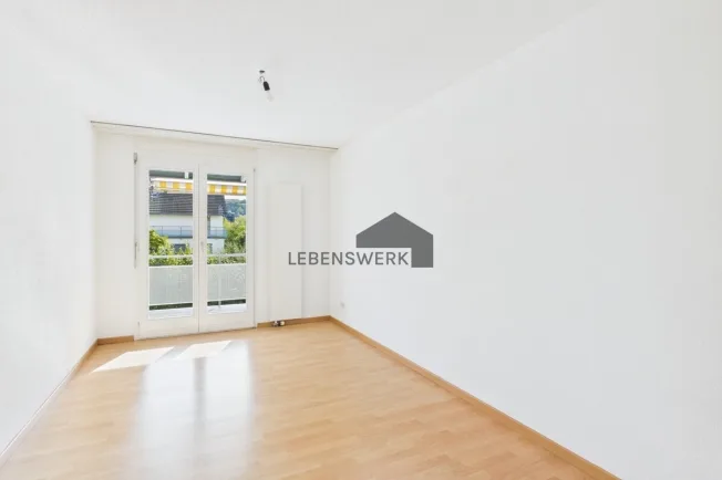 Helle 3.5-Zimmer-Wohnung in ruhiger Lage mit gedecktem Balkon, Bottigh – Foto 2 von 12