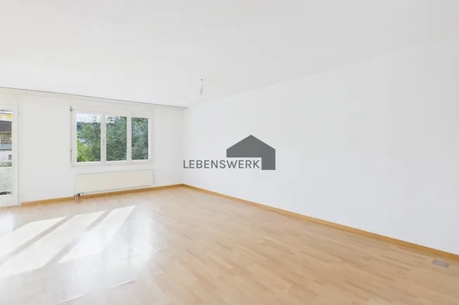 Helle 3.5-Zimmer-Wohnung in ruhiger Lage mit gedecktem Balkon, Bottigh – Foto 3 von 12
