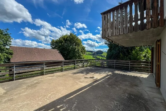 5.5 Zimmer Doppeleinfamilienhaus in Dicken – photo 4 sur 12