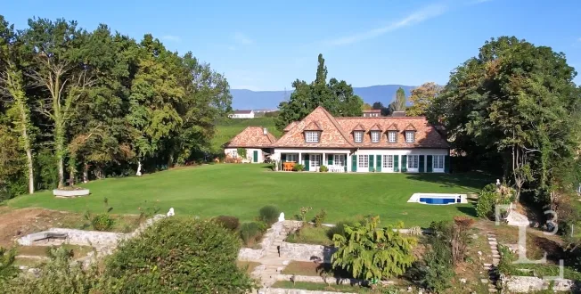 Propriété de caractère avec vaste jardin et vue sur le lac – Foto 2 von 13