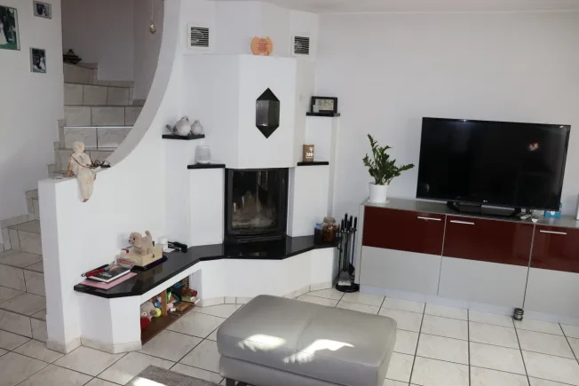 4.5-Zimmer-Eckhaus mit grossem Umschwung und privater Gartenoase! – foto 4 di 18