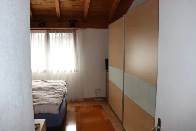 4.5-Zimmer-Eckhaus mit grossem Umschwung und privater Gartenoase! – foto 11 di 18