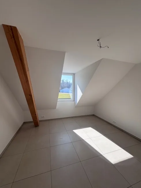 Schöne und moderne 4,5-Zimmer-Wohnung zu vermieten – Foto 8 von 9
