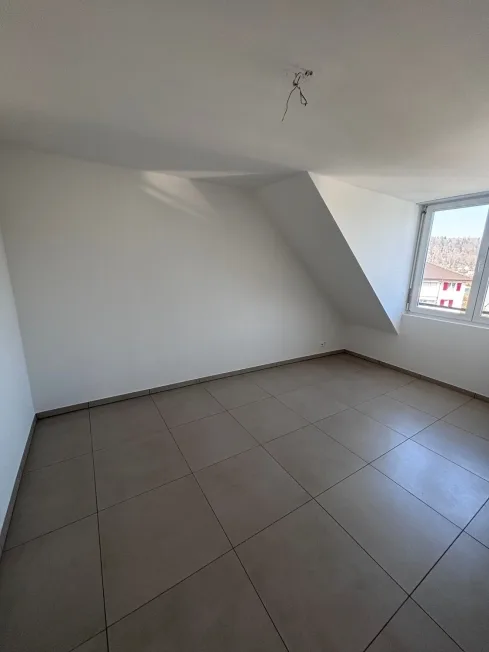 Schöne und moderne 4,5-Zimmer-Wohnung zu vermieten – Foto 9 von 9