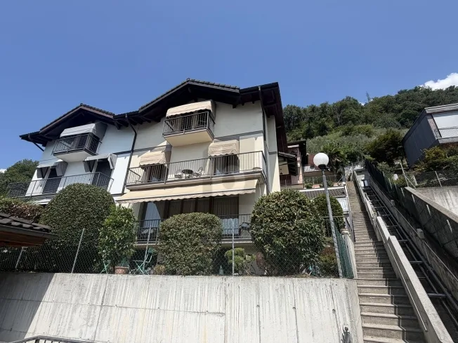 5.5 Zimmer Doppelhaushälfte in Riazzino – Foto 3 von 6