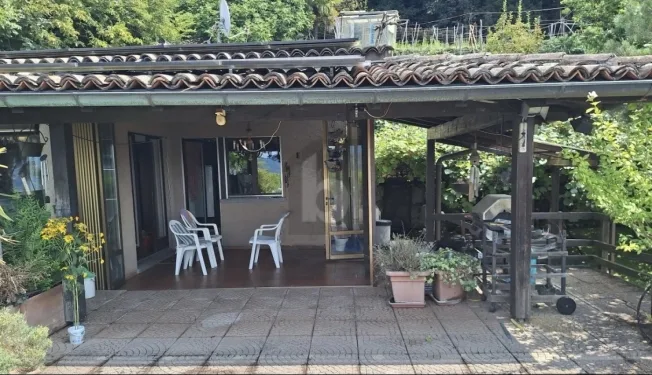 8 Zimmer Villa in Carabbia – Foto 2 von 6