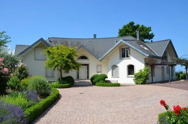 12 Zimmer Einfamilienhaus in Montreux – Foto 6 von 11