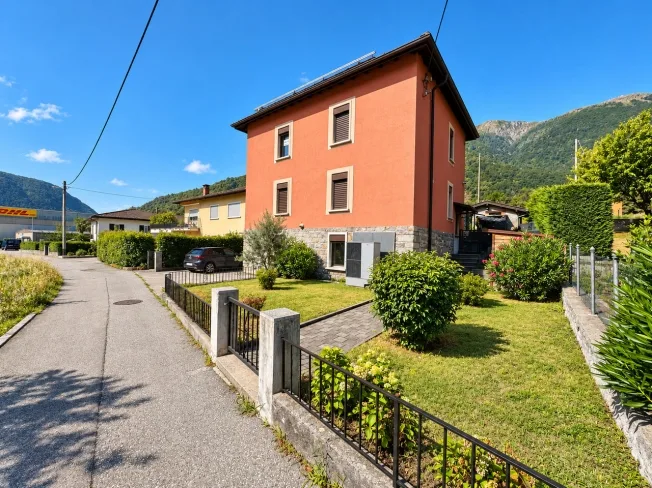 6 Zimmer Einfamilienhaus in Rivera – Foto 2 von 12