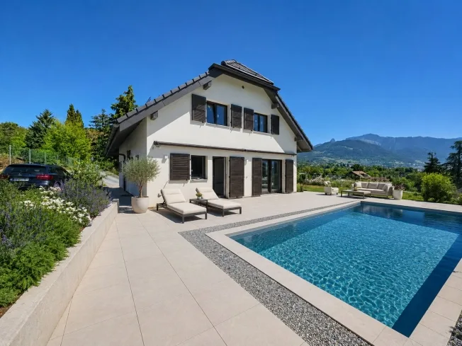 Neu! Einfamilienhaus mit Pool und herrlicher Aussicht auf den See – Foto 11 von 16