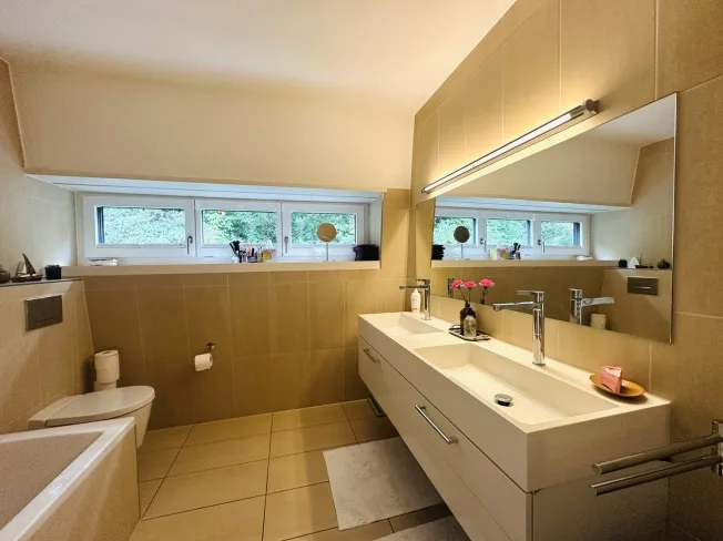 6.5 Zimmer-Haus mit grosser Terrasse und unglaublicher Weitsicht – Foto 8 von 18