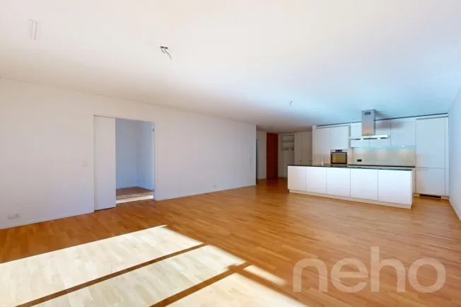 Lichtdurchflutete 3.5-Zimmer-Wohnung in Zürich – Foto 2 von 12