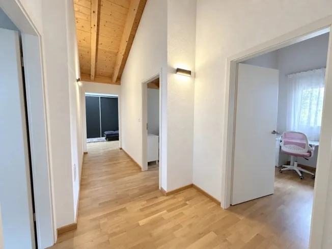 Casa del 2021 con giardino, suite genitori e potenziale di ristrutturazione – foto 11 di 33