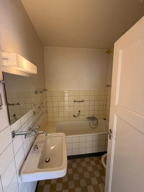 Appartamento di due e mezzo locali al primo piano in un quartiere tranquillo – foto 4 di 6