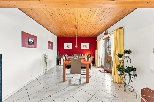8.5-Zi.-Einfamilienhaus in Obfelden mit Aussicht & Einliegerwohnung potenzial – Foto 8 von 13