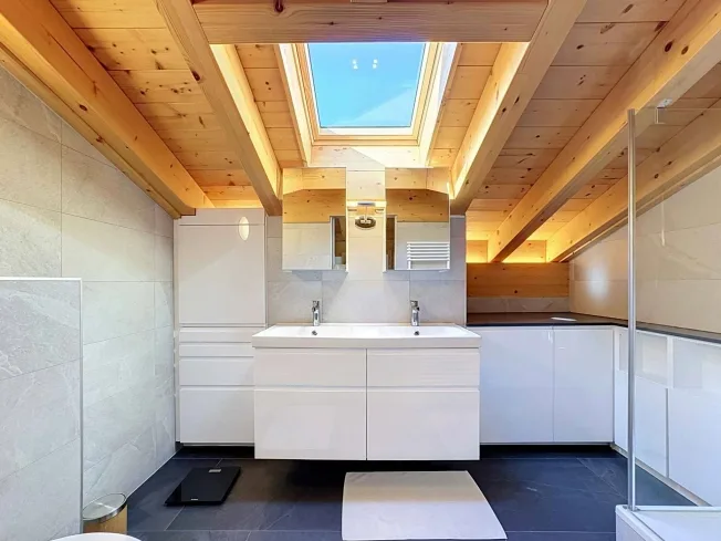 Chalet mit 15,5 Zimmern, bestehend aus drei unabhängigen Wohnungen – Foto 15 von 24