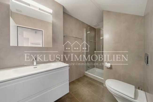 5.5 Zimmer Doppeleinfamilienhaus in Altendorf – photo 4 sur 6