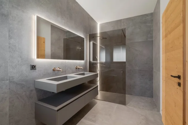 Chalet contemporaneo di 570 m2 a Crans-Montana – foto 25 di 32